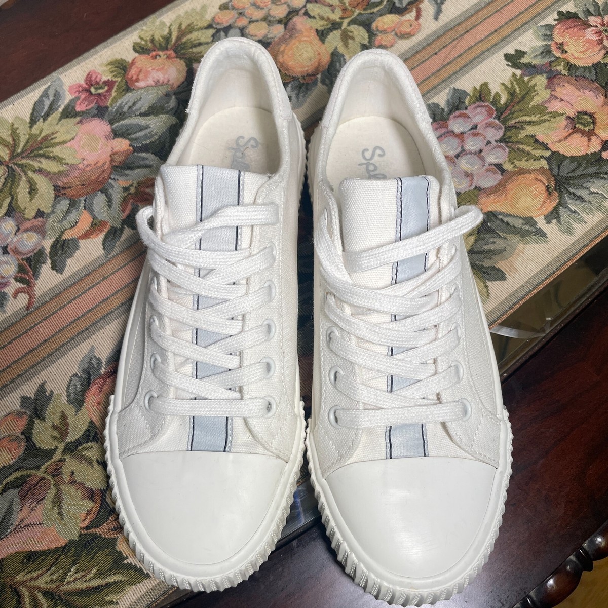 Splendid Womens Liberty Ivory Casual and Fashion Sneakers SIZE