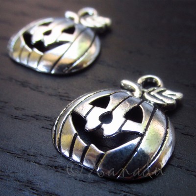 Halloween Pumpkin Jack O Lantern Antiqued Silver Charms C3146 - 10, 20 ...