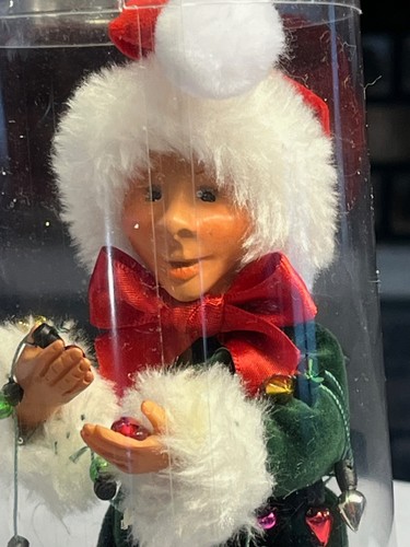 Byers Choice Kindle Navidad Enredo Posable Elfo Luz Cuerda Piel Sombrero Recortado + - Imagen 2 de 9