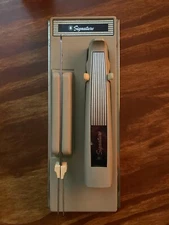 Vintage Signature Brand Electric Knife. Corded. Wall Mount. Works!