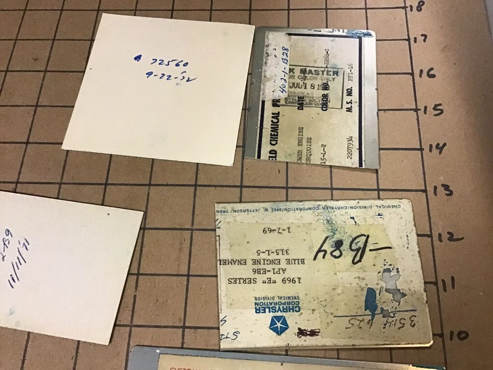 ESMALTES MOTOR CHRYSLER ORIGINALES AÑOS 50 - 70 - azul y rojo Foto 4 de 4