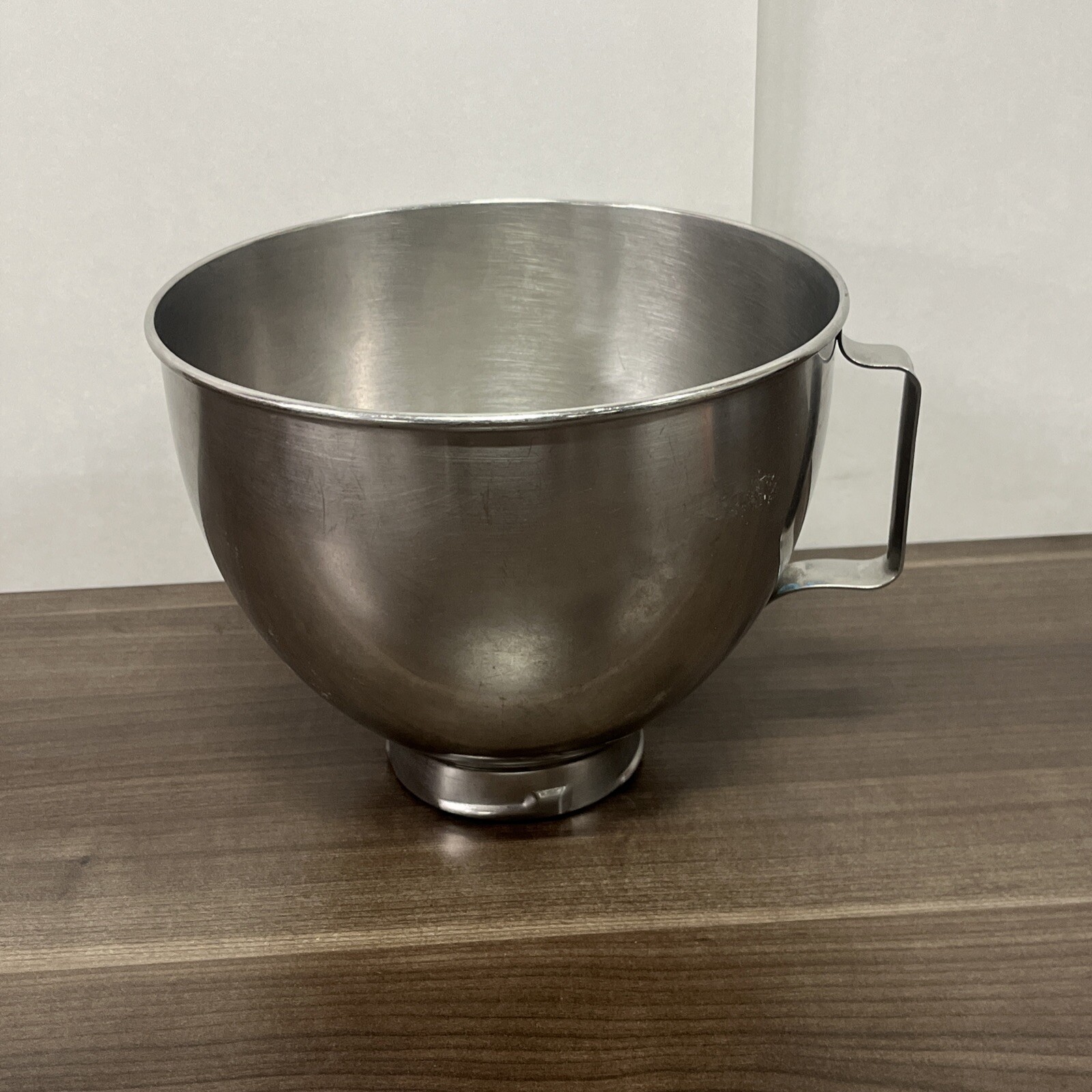KitchenAid K45 4.5 Quart Stainless Steel Mixing Bowl with Handle Made in Korea-image