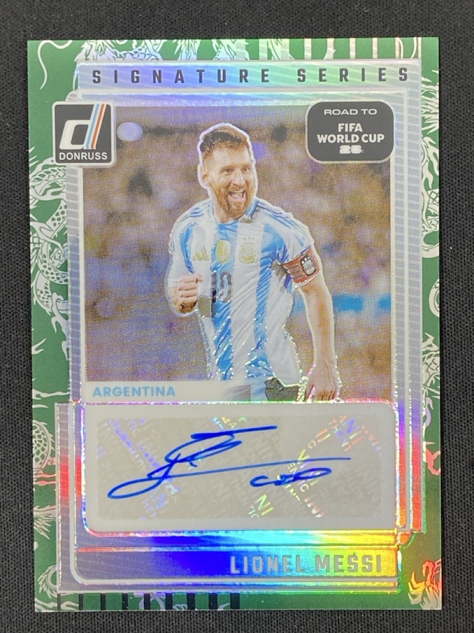 Lionel Messi 2025-26 Donruss World Cup Signature Series Dragon Scale Auto /199 view 1
