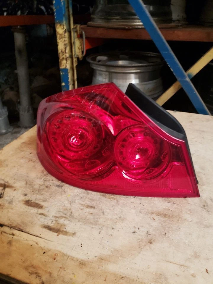 Luz trasera del conductor sedán de 4 puertas para 11-12 Infiniti G25 226287 Foto 3 de 4