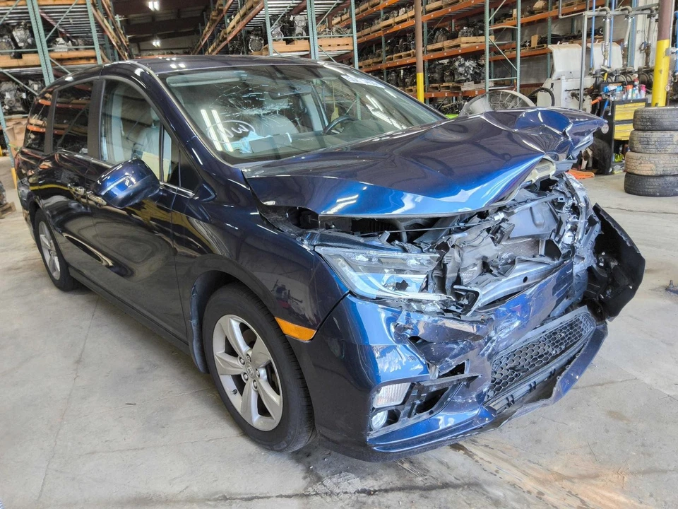 Espejo retrovisor interior delantero central usado se adapta a: Honda Odyssey 2020 con garaje Foto 3 de 4