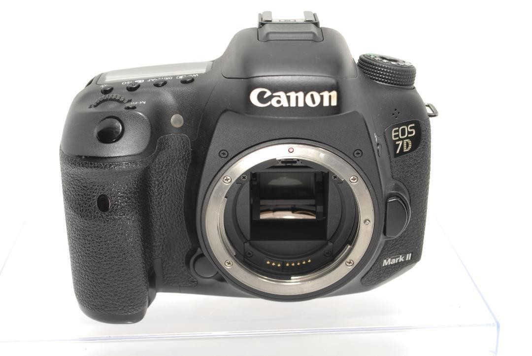 Canon Eos 7D Mark Ii Ef-S 18-55Mm 3.5-5.6 Usm Lens Kit With