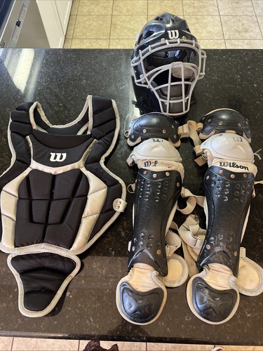Wilson Jugend Fänger Ausrüstungsset mit Helm WB57116 Baseball Alter 7-12 Jahre 13" Fang