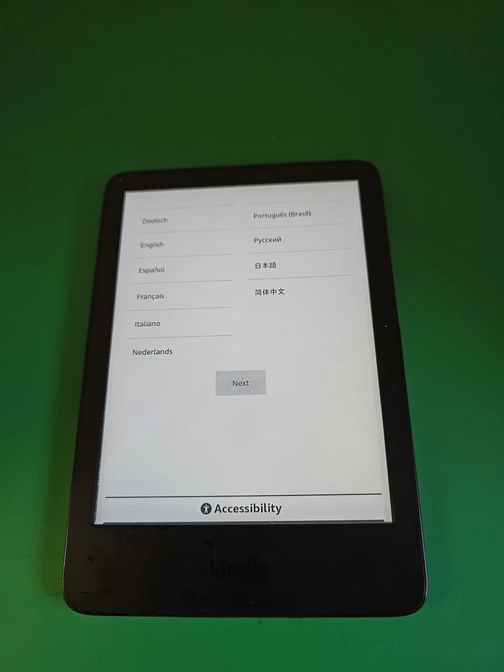 Amazon Kindle 11. Gen 2022 16GB Wi-Fi C2V2L3 6" schwarz - Gehäuse gesprungen (DK780