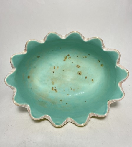 Chinese Antique Famille Rose Scallop Rim Bowl (Stand NFS) - Picture 10 of 11