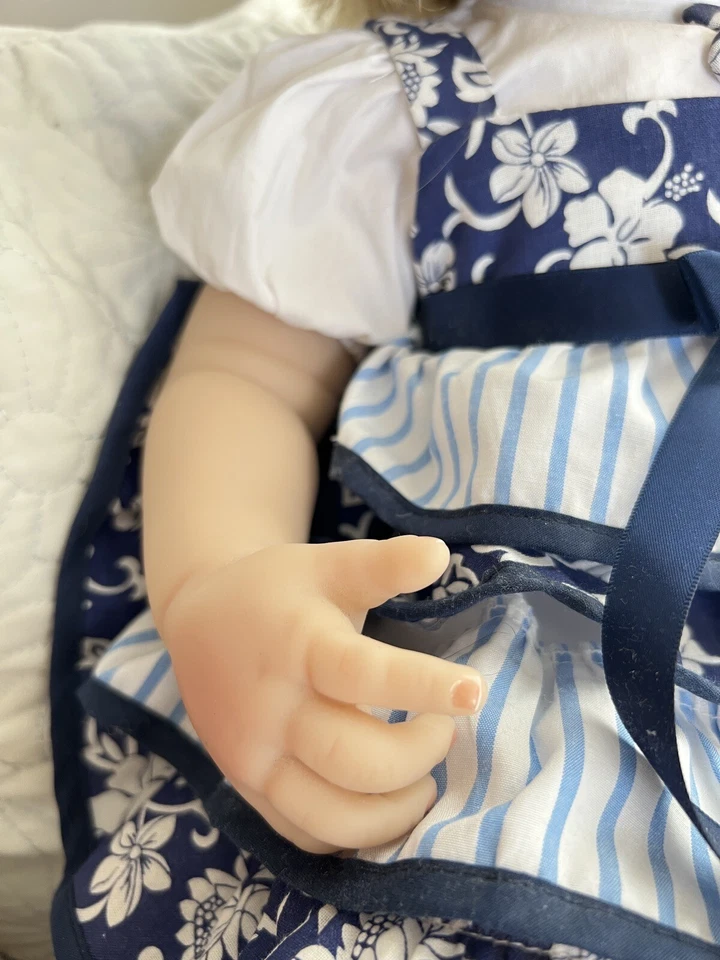 Muñeca bebé Dolly de mi abuela Cheryl Hill de las galerías Ashton-Drake Foto 3 de 4