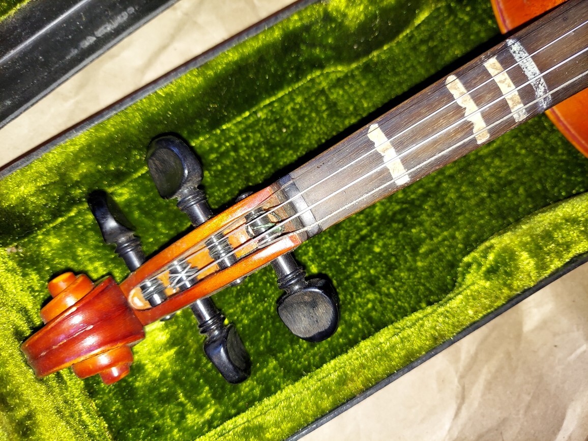 Masakichi Suzuki model 102 sized 3/4 violin, Japan, Vintage, with case, Cracked Masakichi Suzuki model 102 sized 3/4 violin, Japan, Vintage, with case, Cracked