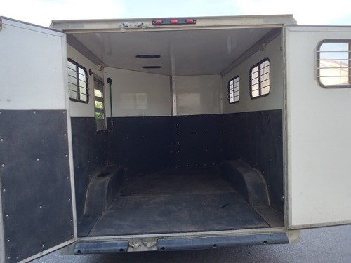 1995 Freightliner FL60 & 1995 Colin Arndt Horse Trailer with Living Quarters - Picture 8 of 12