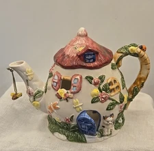 Cottagecore Woodland Bee Teapot  candle holder light