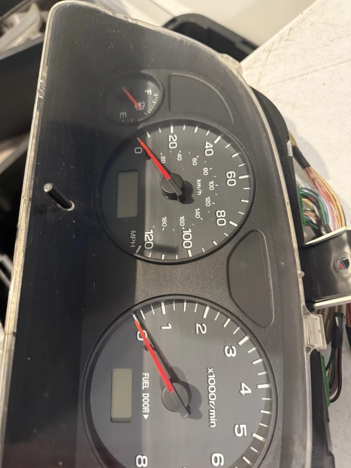 1998 年至 2001 年斯巴鲁 Forester 速度计仪表组仪表英里 224,251 — 第 4/4 张图片