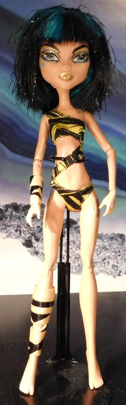 2008 Monster High Doll Cleo De Nile Gloom Beach in Good Shape