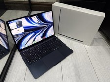 Apple MacBook Air 13.6” Retina 2022 256GB SSD 8GB Ram 8C CPU 8C GPU M2 Midnight