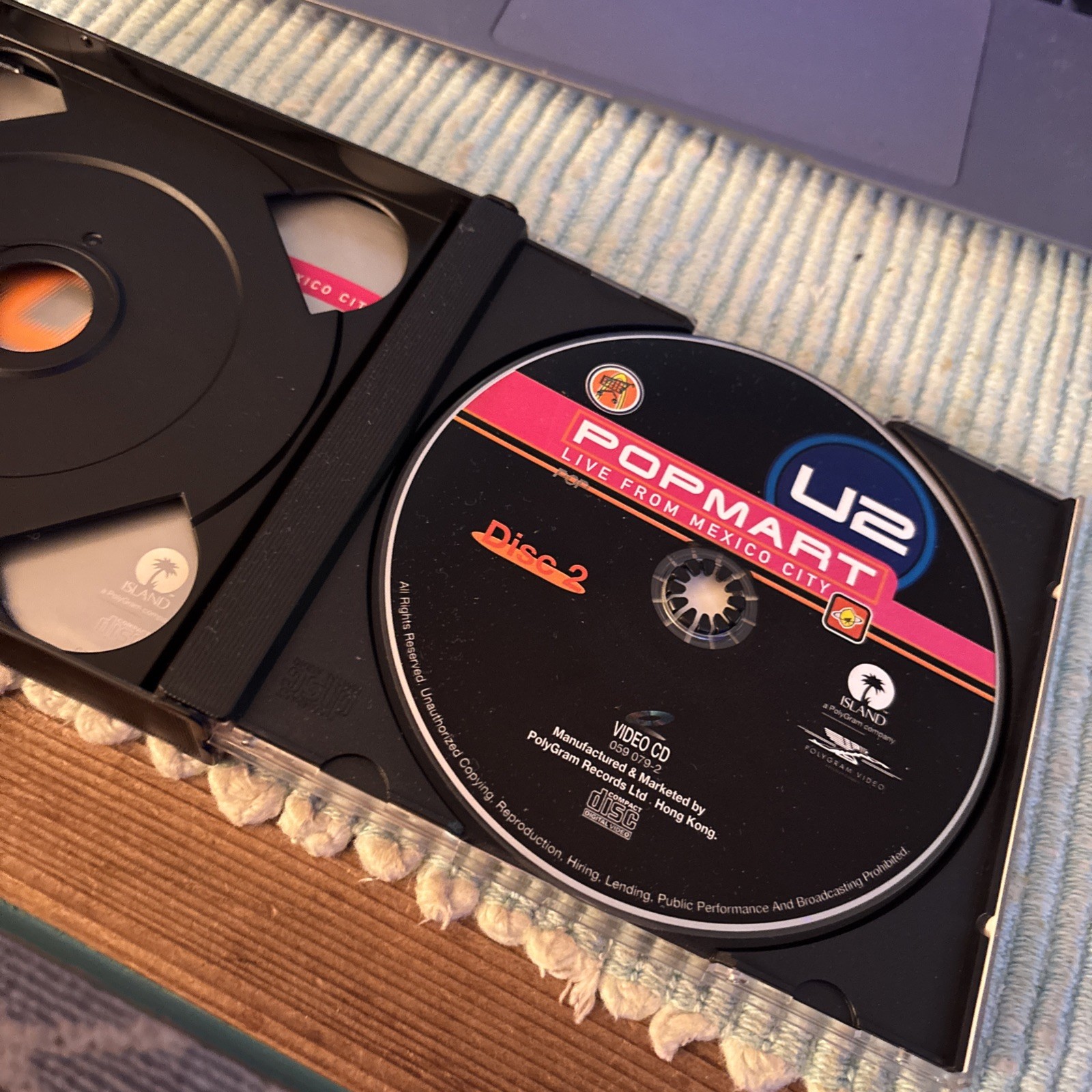 U2 1998 PopMart Live From Mexico City Hong Kong Edition 2 (Video CD )