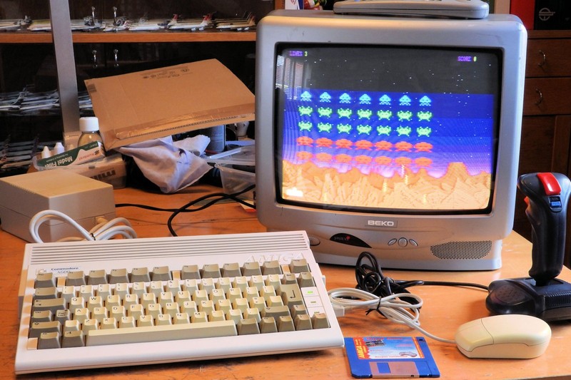 Commodore Amiga A600 with accessories Tested Working  *Freepost UK