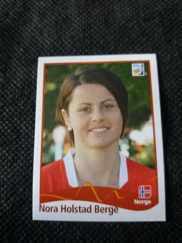PANINI WM WOMENS 2011 GERMANY STICKER FIGURINA SCEGLI RARE BADGE TEAM 178 -> 335 - Picture 119 of 156