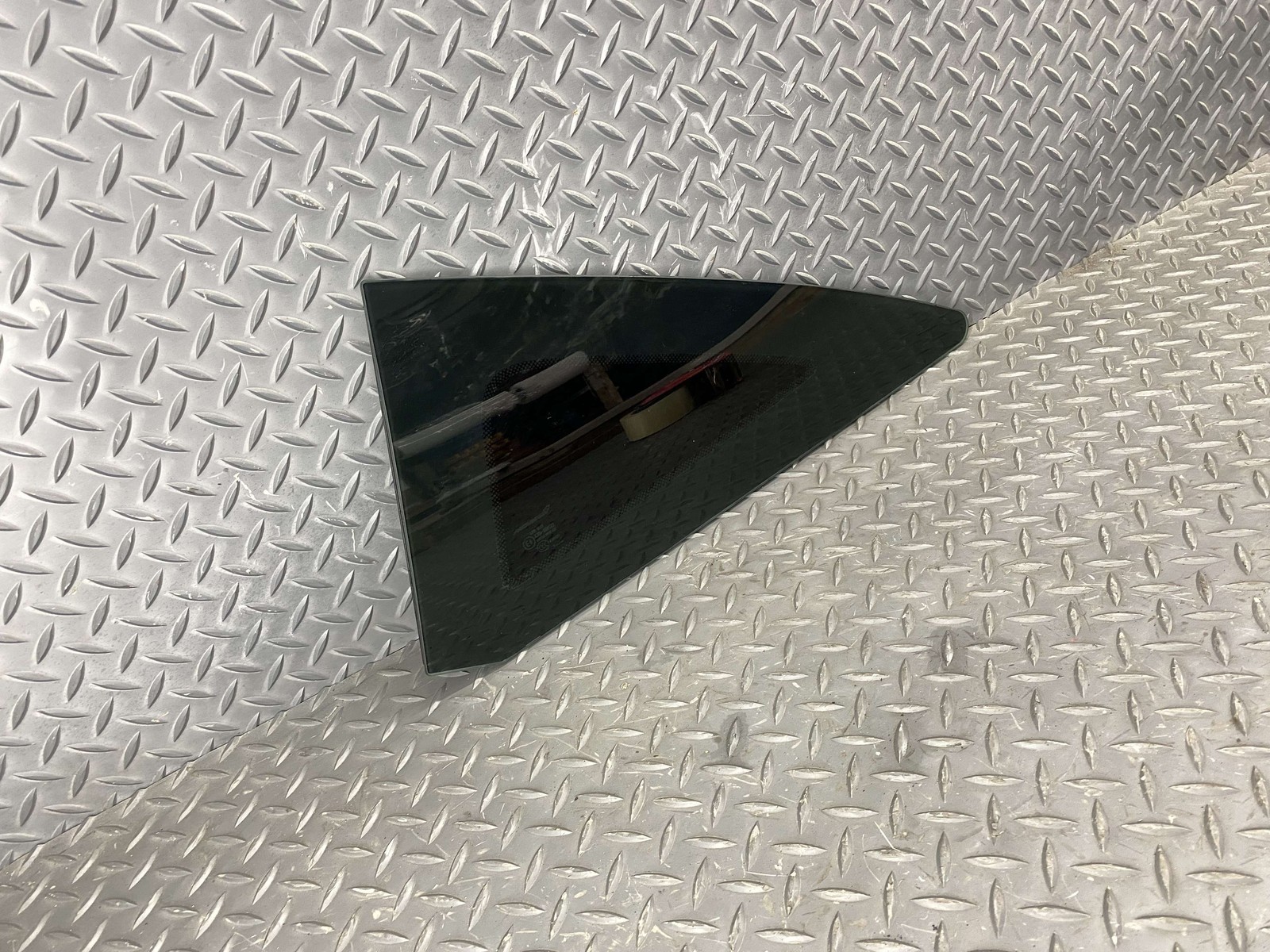 McLaren GT 2020-2023 Rear Left Quarter glass