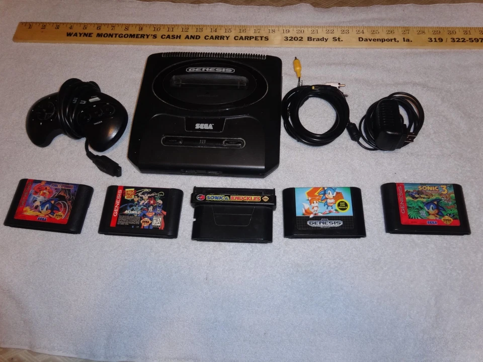 SEGA GENESIS SYSTEM + 4 SONIC THE HEDGEHOG & 1 OTHER VIDEO GAME & CONTROLLER LOT - Image 2 of 4