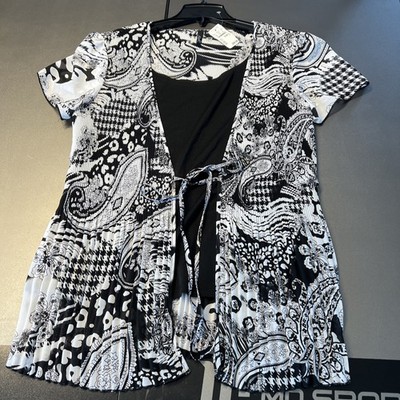Essentials By Milano Women s 1X Plus Blouse Black/White Paisley Floral Crepe
