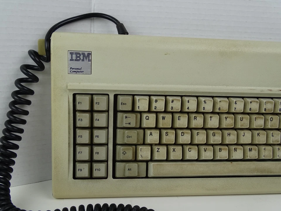 Teclado vintage IBM modelo F 83 teclas para 5150 5160 PC XT 1503206 - como no está probado Foto 2 de 4