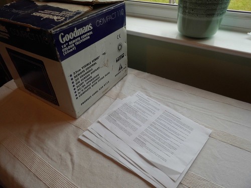 Vintage Goodmans 10" Portable Colour TV Boxed / Working / Analogue / Gaming - Picture 18 of 21