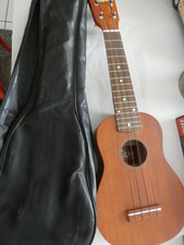 Rogue FINE INSTRUMENTS RU12 Sopran Ukulele mit Tragetasche