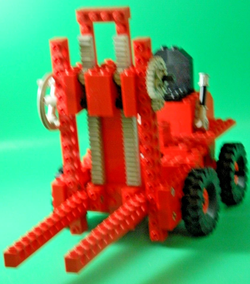 LEGO Technic Forklift 850 Boxed with Instructions, photo 3 of 5