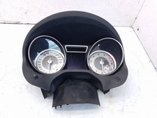 Mercedes-Benz GLA200 W156 X156 2016 Geschwindigkeitsmesser Cockpit A1569009202