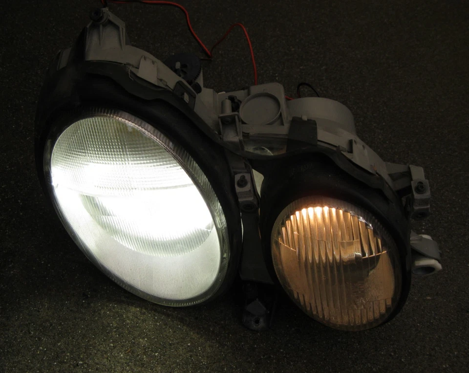 98-03 Mercedes-Benz W208 OEM Right Passenger Side HID Xenon Headlight Assembly - Imagem 2 de 4