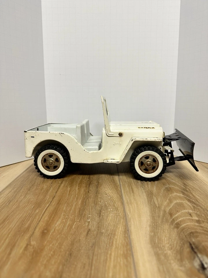 Camión grúa Jeep AA Tonka blanco con quitanieves negro vintage años 60 hecho en EE. UU. Foto 2 de 4