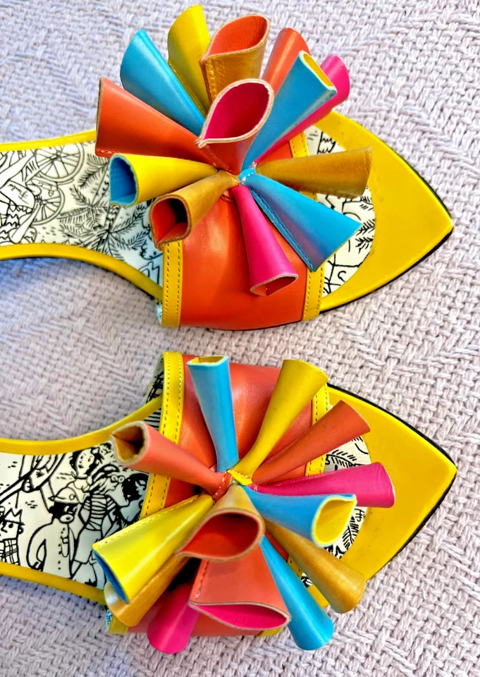 Diapositivas coloridas de colección Emilio Pucci talla 381/2, tacón de gatito de metal, plantilla gráfica Foto 4 de 4