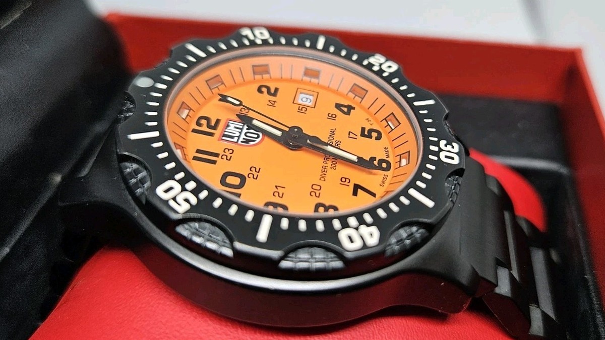 Luminox (Series 8400) 200M Men's Watch for sale online | eBay