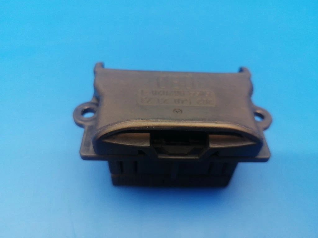 Mercedes-Benz CLS C219 W211 W203 OBD Stecker 2025402373 PUM39269 