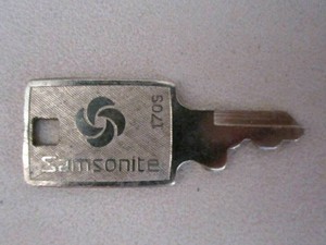 samsonite luggage key replacement