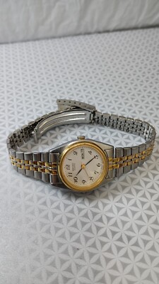 SEIKO Vintage Women's Watch Gold Silver Tone 7N83-0251