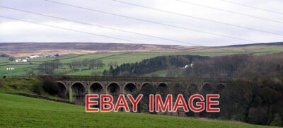 FOTO LANGLEY VIADUKT ELFBOGENVIADUKT ÜBER LANGLEY BECK. DER FUSSWEG ACROS