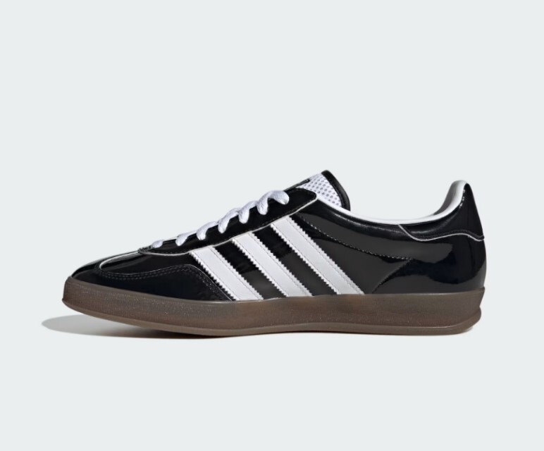 adidas ★ 個性あふれるスタイルの一足 Gazelle Indoor Shoes ADIDAS GAZELLE INDOOR MEN'S SHOES JQ8124 Core Black / Cloud