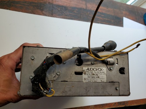 Corvette Audiovox am/fm radio 8 track - Picture 2 of 4