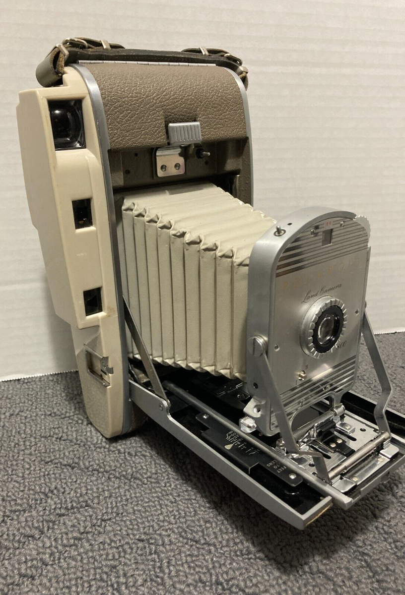 Vintage Polaroid High Speed Land Camera Model 800 w/ Case