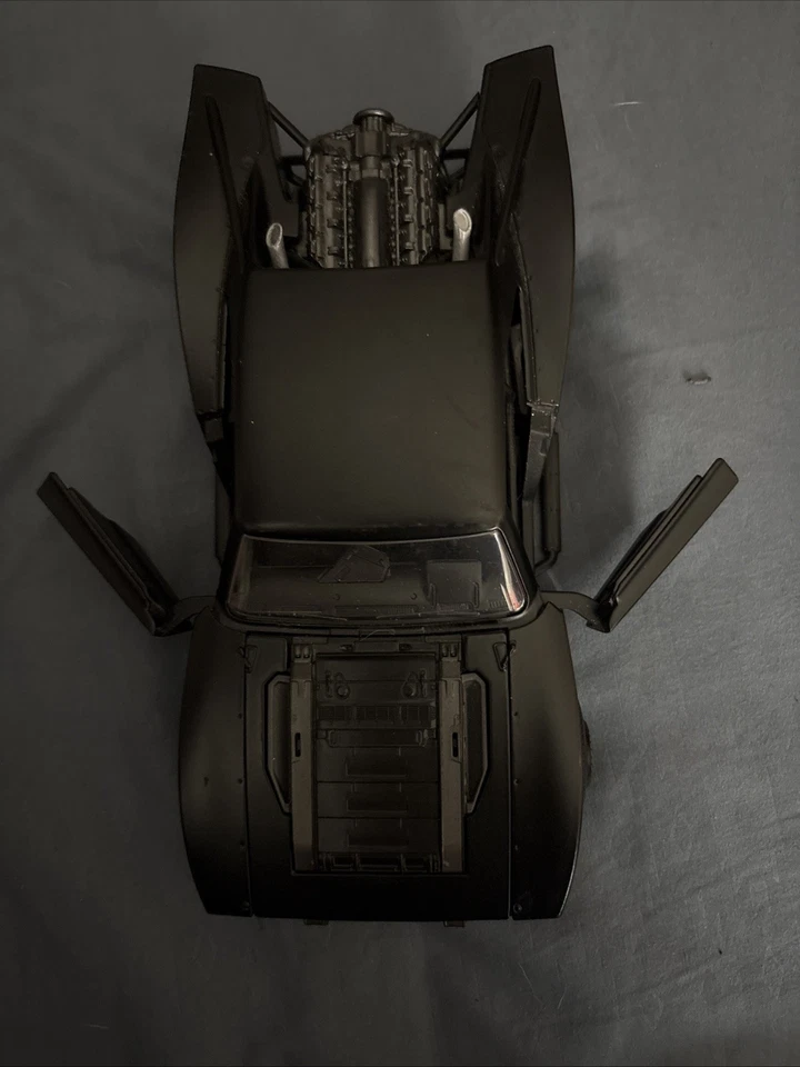 Die Cast The Batman Batmobile With Opening Doors On Each Side Foto 3 de 3