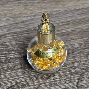 Genuine Gold Flakes Idaho Souvenir Glass Vial with Bear Figurine Gold Leaf Decor