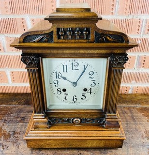 Antike Klammer Kaminuhr Glockenspiel Schlag 8 Tage Werk Jugendstil Germany