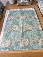 Sanderson William Morris & Co Vintage Fabric Chrysanthemum Remnant 1.36 x 1.82m