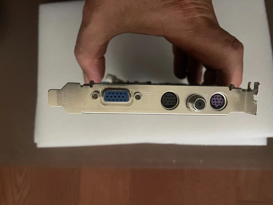 ATI Video card 3139 147 18921H F11236/W H-3 SV20 0343, 109-A17600-01,TV tuner - Image 3 of 3