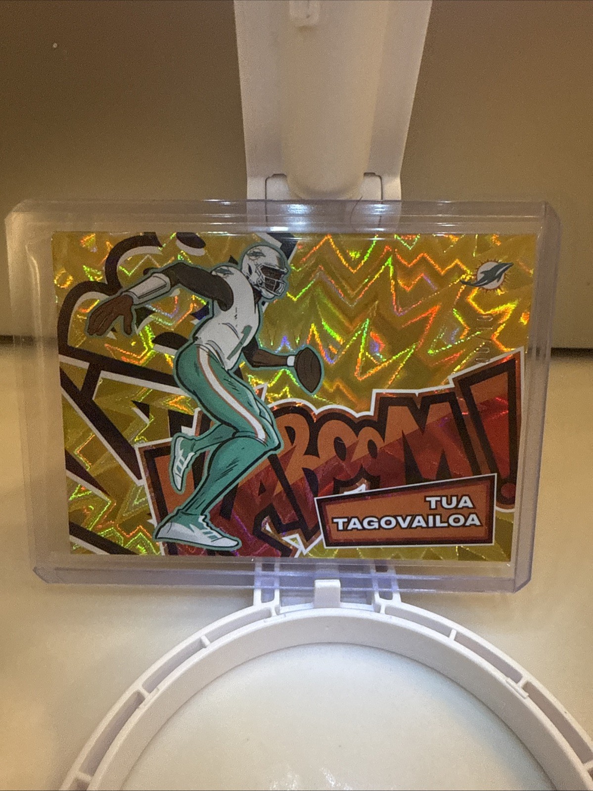 2025 Absolute FOTL Tua Tagovailoa Gold Horizontal Kaboom /10