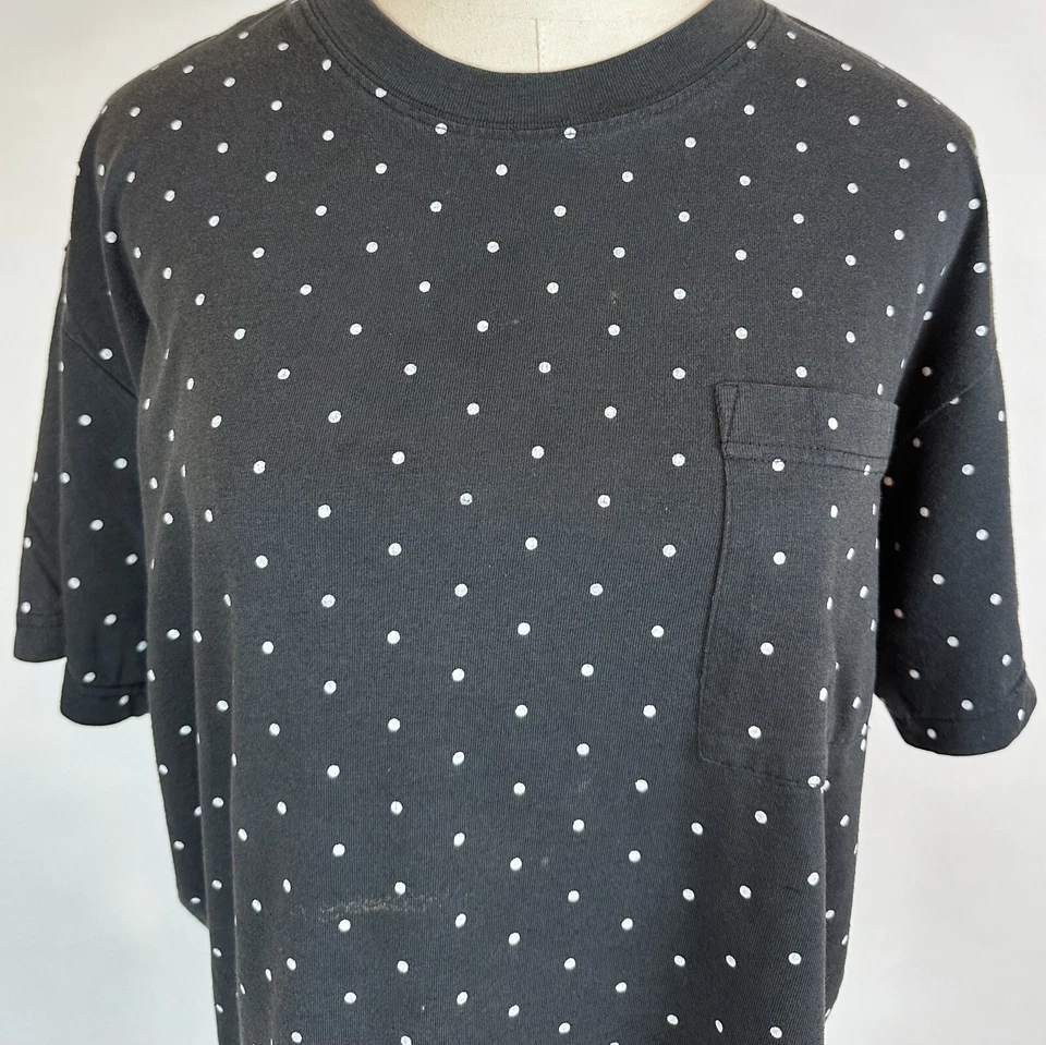 Винтажная футболка 90-х в горошек женская L выцветшая с черным карманом футболка минималистский гранж  - Изображение 3 из 4
