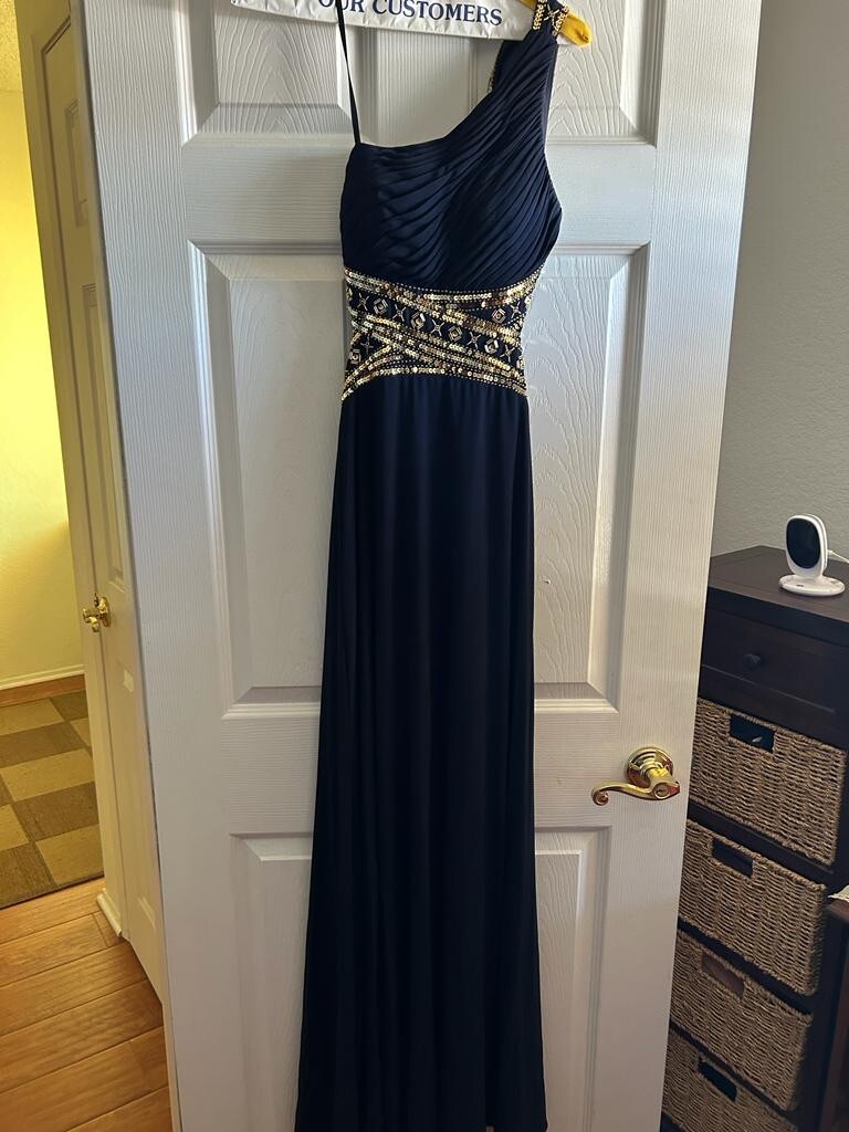 gold or silver with navy blue dress Jewelry Styling Guide for Navy Blue Dress  Rosec Jewels
